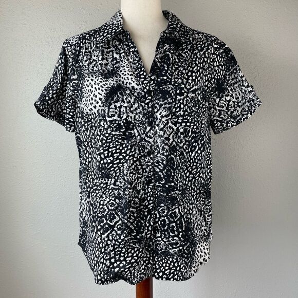 Erika Button Down Short Sleeve Shirt Size M - Picture 1 of 7